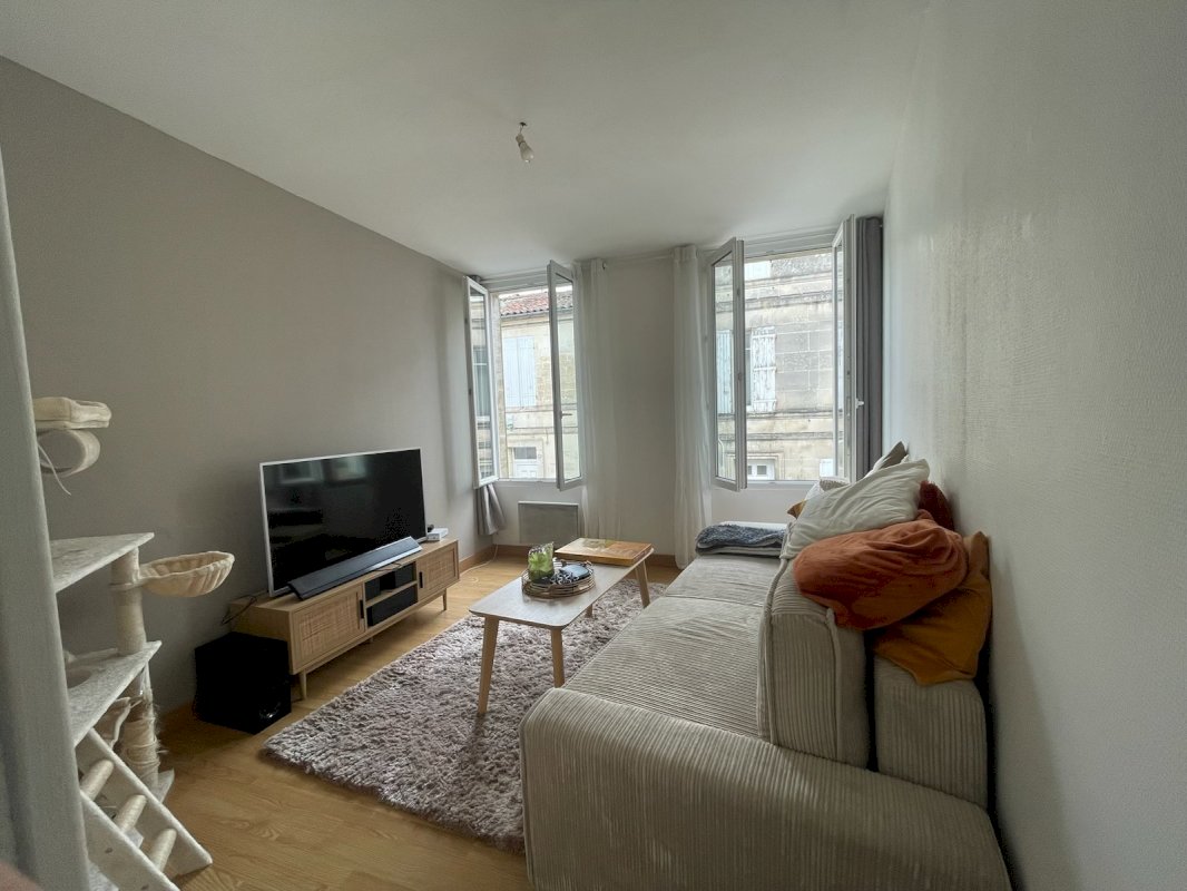 Petite maison atypique de 2 chambres avec jardin - Photo 4 - Cognac