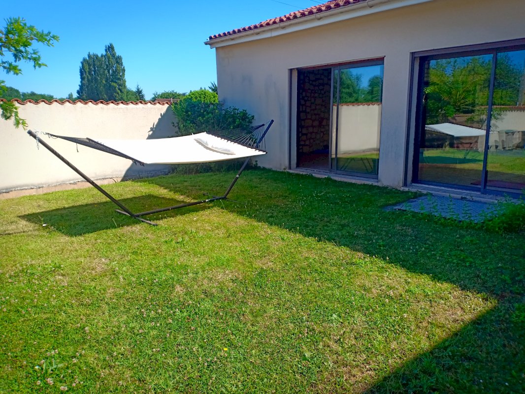Maison avec piscine interieure - Photo 5 - Cours-de-Pile