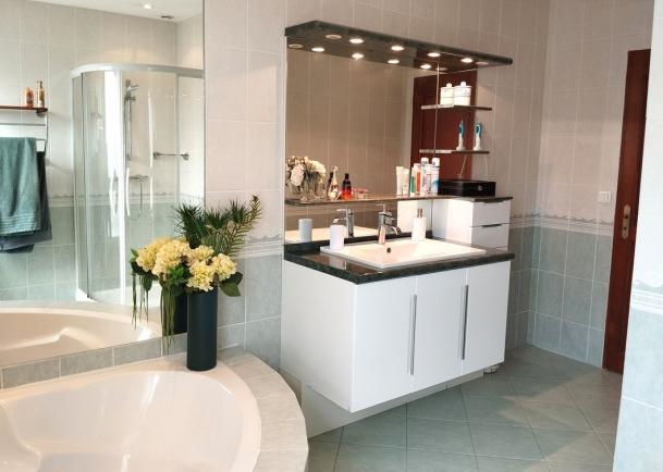 Maison de 180 m² avec piscine - Photo 5 - Eysines