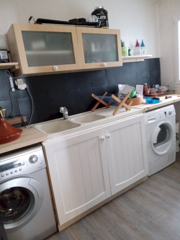 VD MAISON DE VILLAGE ATYPIQUE 185M2 + PISCINE + GARAGE - Photo 5 - Guîtres