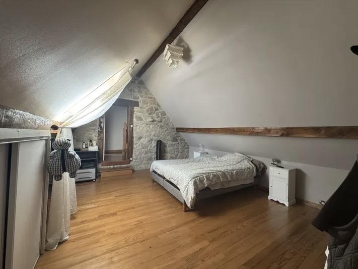 Sud Creusois – Maison en pierre + grange rénovée – 2 500 m² de terrain - Photo 5 - Malleret