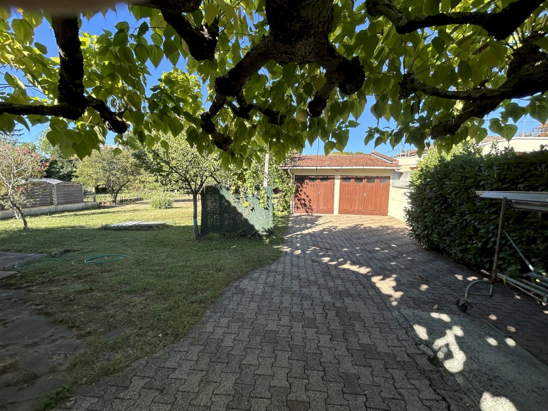 Maison sur terrain de 1700 m² - Photo 5 - Bègles