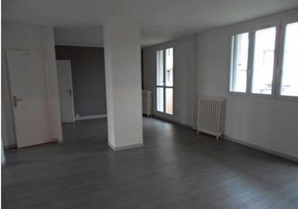 Appartement de 78 m² / 3 chambres / 1er étage - Photo 5 - Rochefort