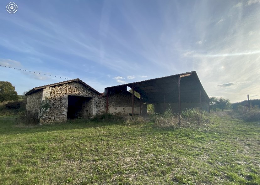 Maison et granges en pierres - Photo 6 - Chapdeuil