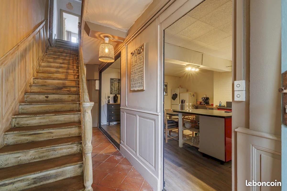VD MAISON DE VILLAGE ATYPIQUE 185M2 + PISCINE + GARAGE - Photo 6 - Guîtres
