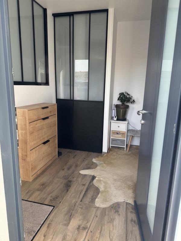 Maison 137m² de plain-pied avec 3 chambres + garage + piscine à Périgny - Photo 7 - Périgny