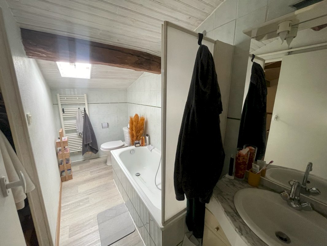 Petite maison atypique de 2 chambres avec jardin - Photo 7 - Cognac