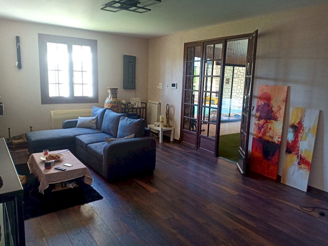 Maison avec piscine interieure - Photo 8 - Cours-de-Pile