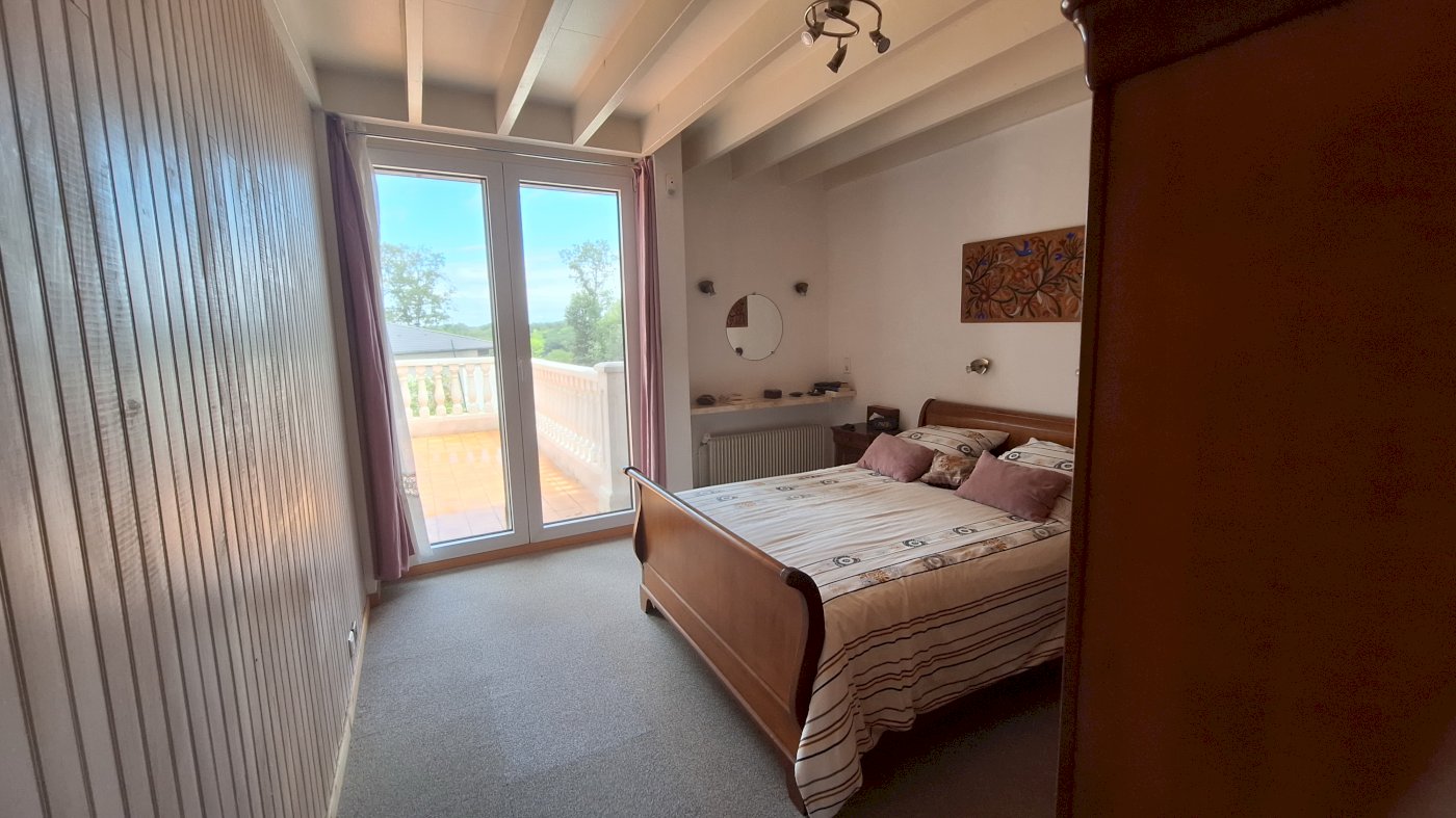 Pompignac, Gironde : maison de 264 m² + annexes, 11 pièces, terrain 1 681 m² - Photo 8 - Pompignac