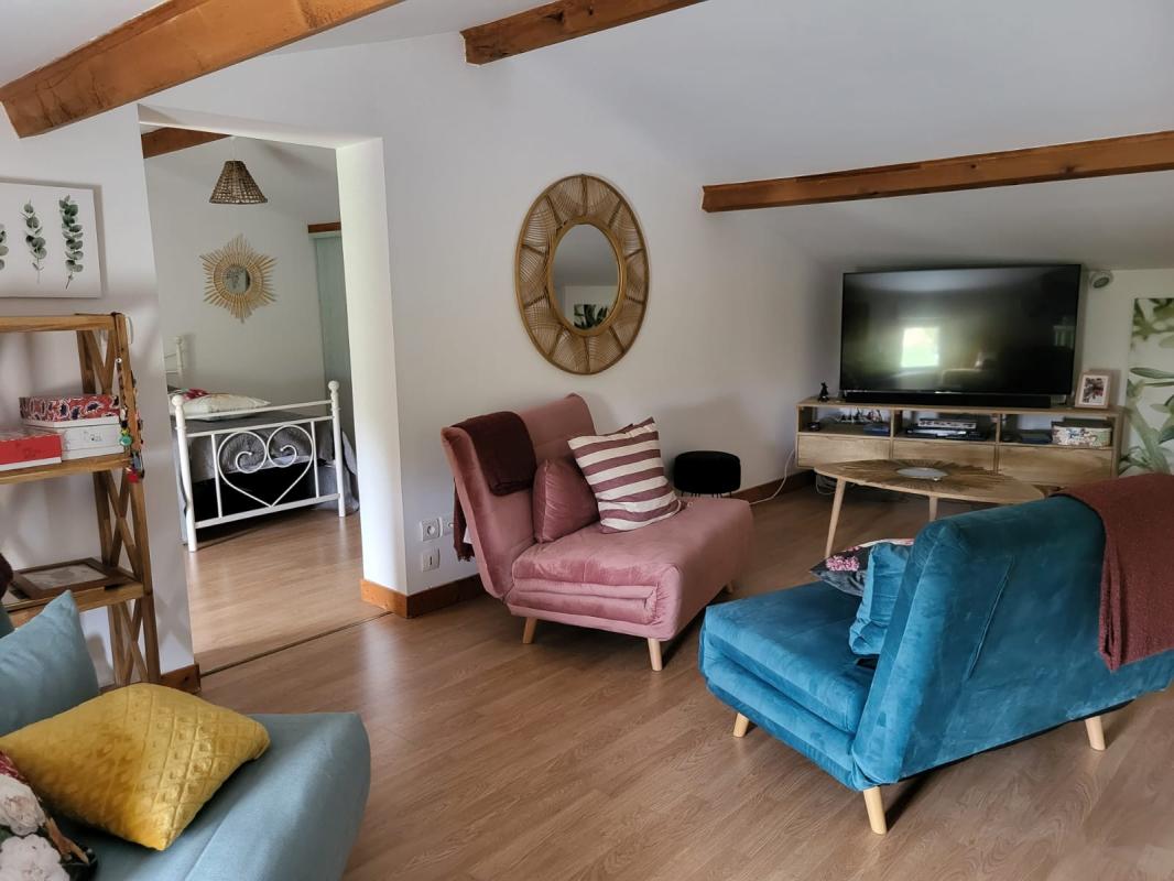 Maison 4 chambres + bureau, piscine et terrain arboré 2400 m², à 15 mn du centre de Saintes - Photo 8 - Thénac